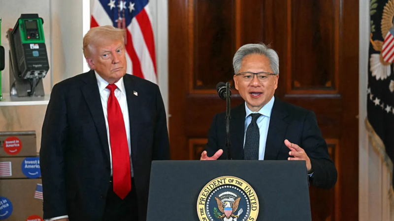 特朗普政府?dāng)M簡(jiǎn)化芯片出口規(guī)則，英偉達(dá)股價(jià)飆升3%